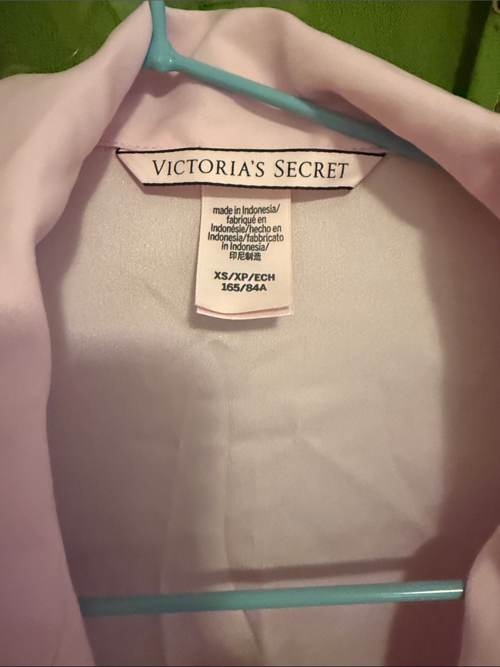 Victoria's Secret Pink Short-Sleeve Satin Romper with Black Piping - Picture 3 of 6